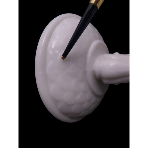 Vtg Imperial Milk Glass Koi Fish And Clam Shell Compote Dish - Picture 4 of 5